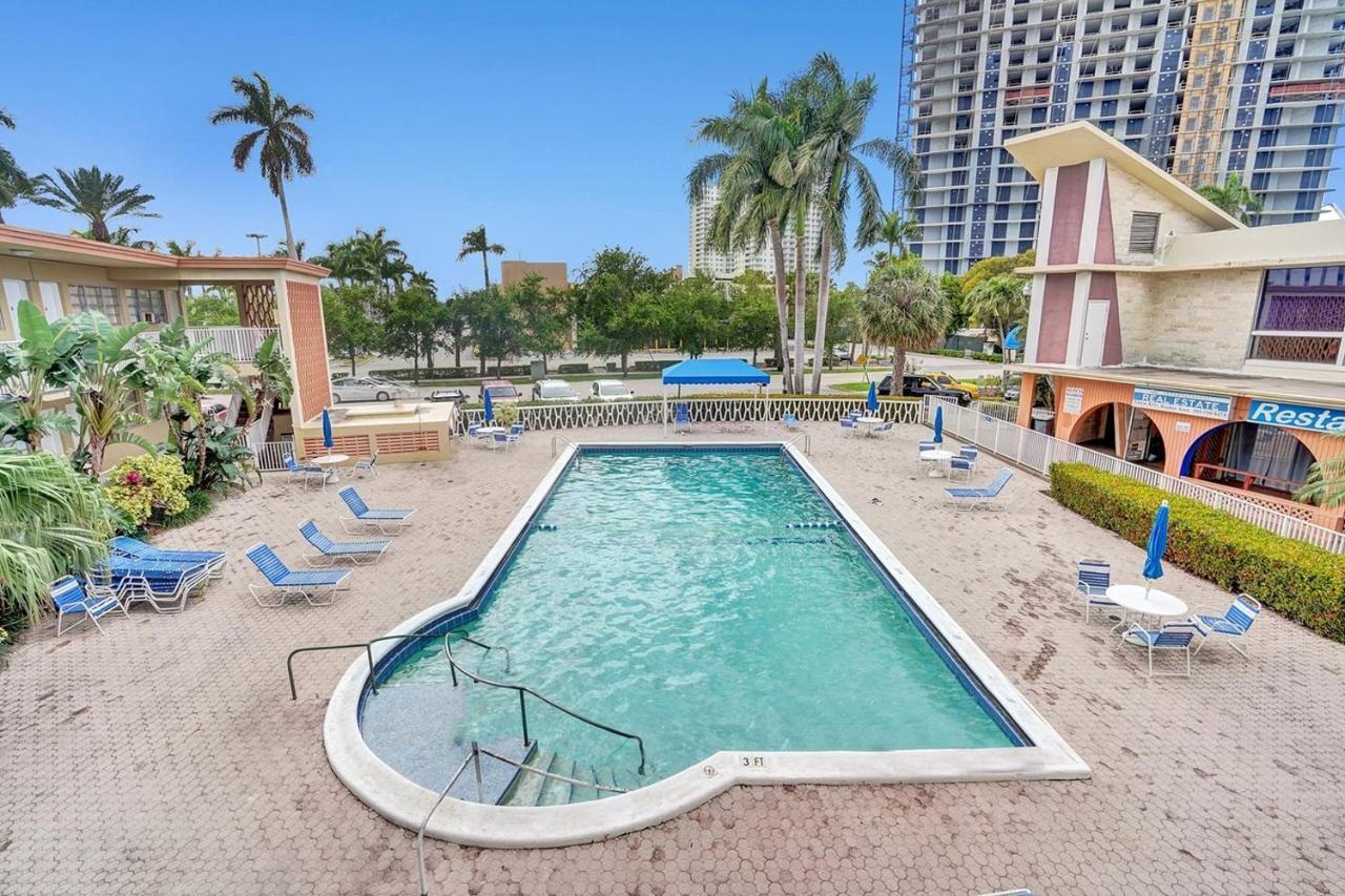 哈兰代尔海滩Hallandale Gulfstream Pool Walk To The Beach公寓 外观 照片
