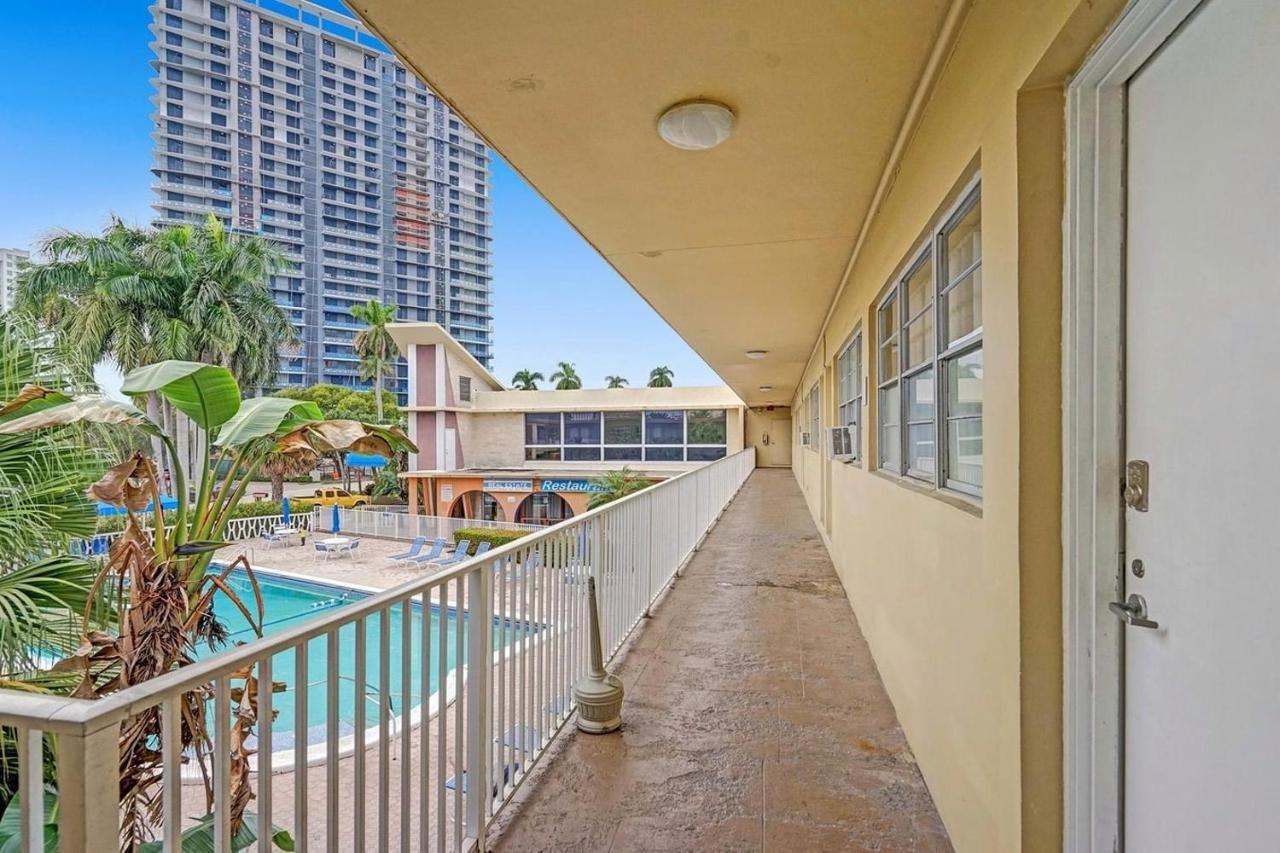 哈兰代尔海滩Hallandale Gulfstream Pool Walk To The Beach公寓 外观 照片